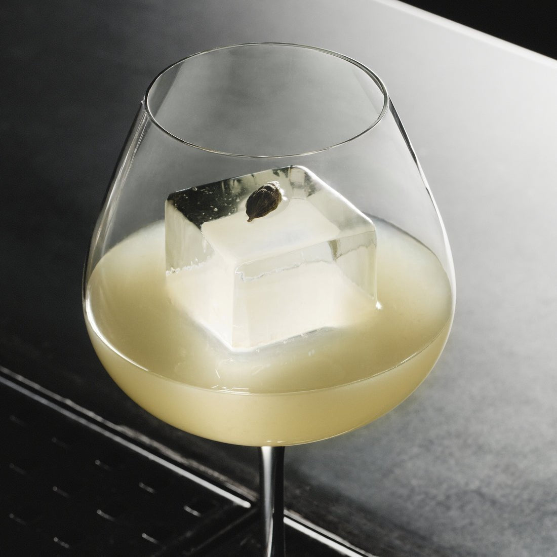 Orrefors Aroma Copa Gin Glass – Spritz Crystal Clear (Set of 4) - DWELL by CMOrrefors