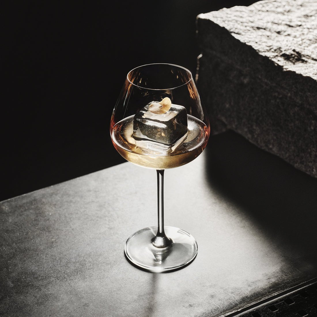 Orrefors Aroma Copa Gin Glass – Spritz Crystal Clear (Set of 4) - DWELL by CMOrrefors