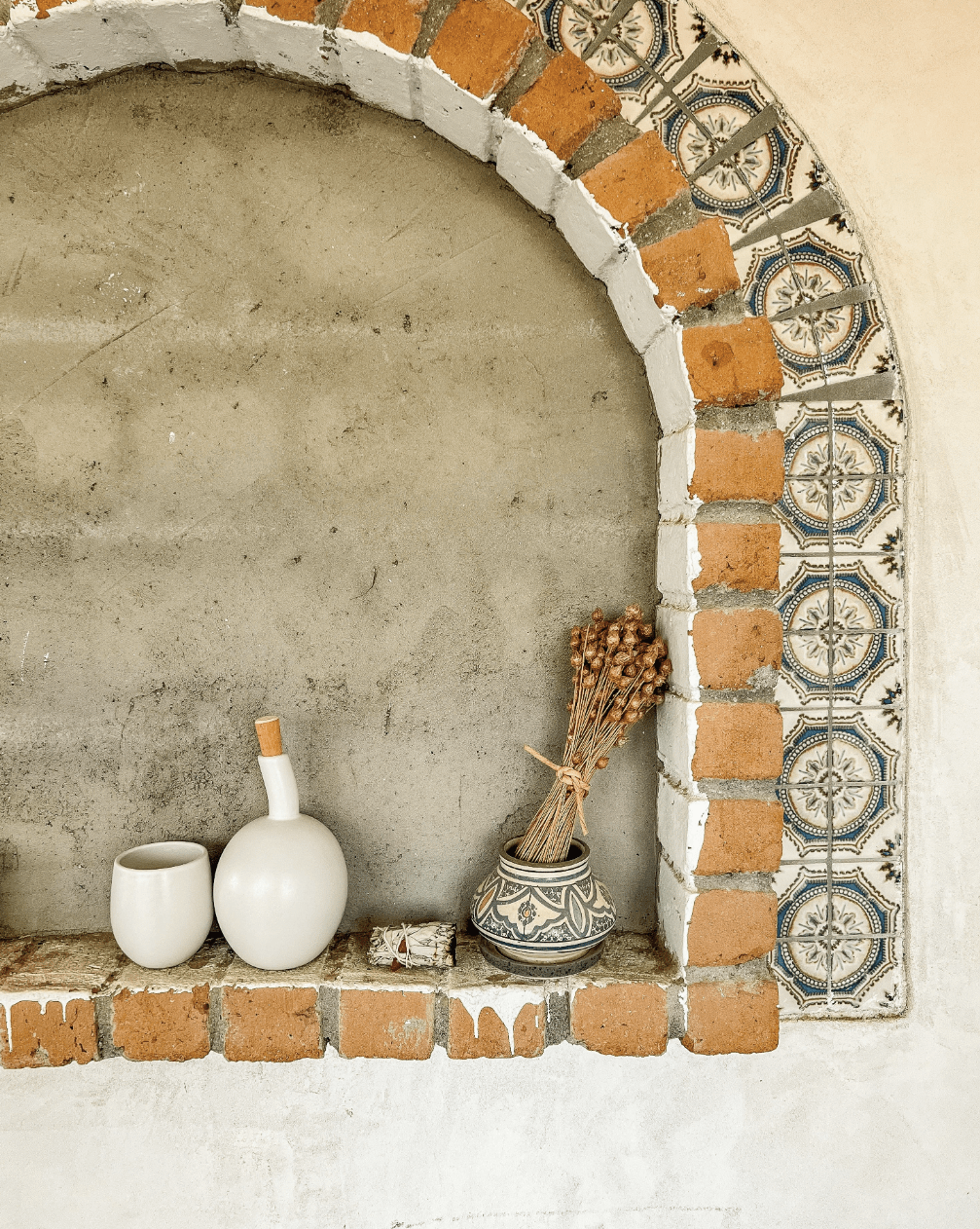 Stoneware Olive Oil Dispenser - Zitouna 34 oz - DWELL by CMGHARYAN Stoneware & More North America